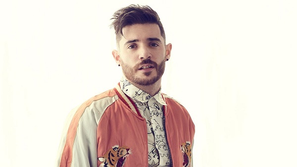    Jon Bellion con Esposa  