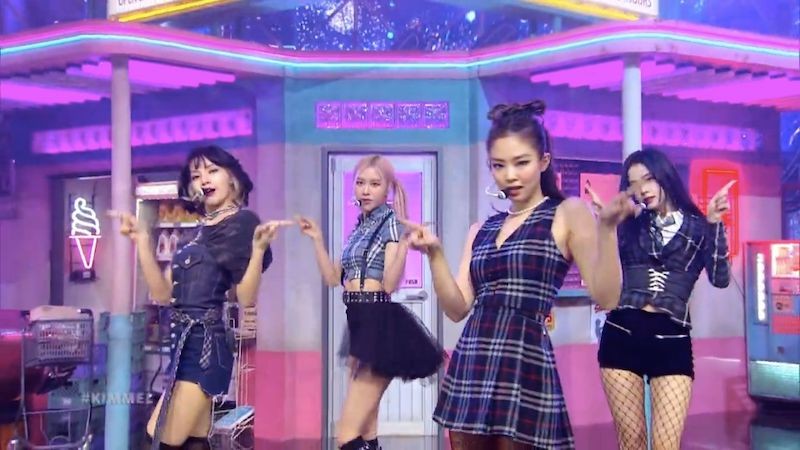 Watch: BLACKPINK perform 'Lovesick Girls' + be interviewed ...