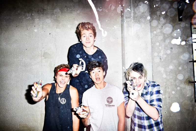 5 Seconds of Summer – Superhero Lyrics