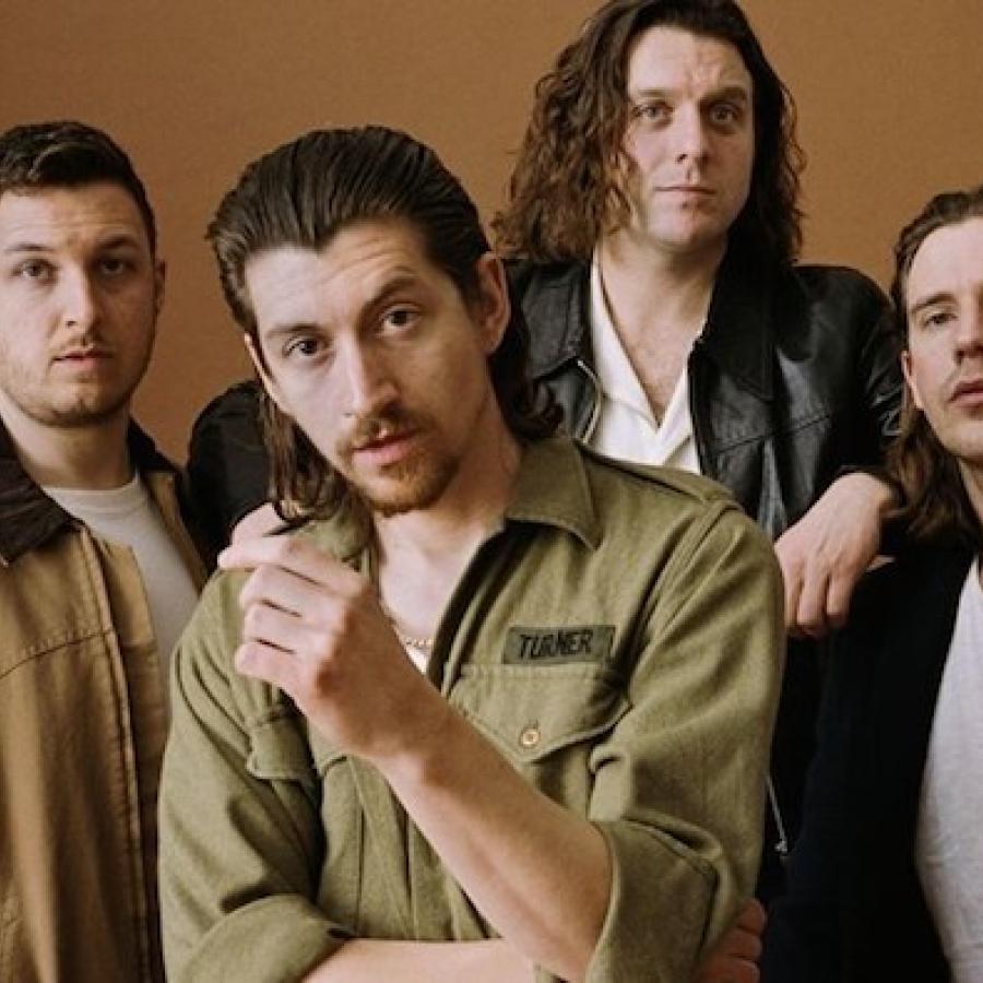 Watch Arctic Monkeys cover The Strokes' 'Is This It'. | Coup de